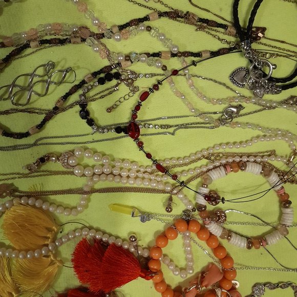 Huge LOT of used Costume Jewelry - Picture 2 of 5